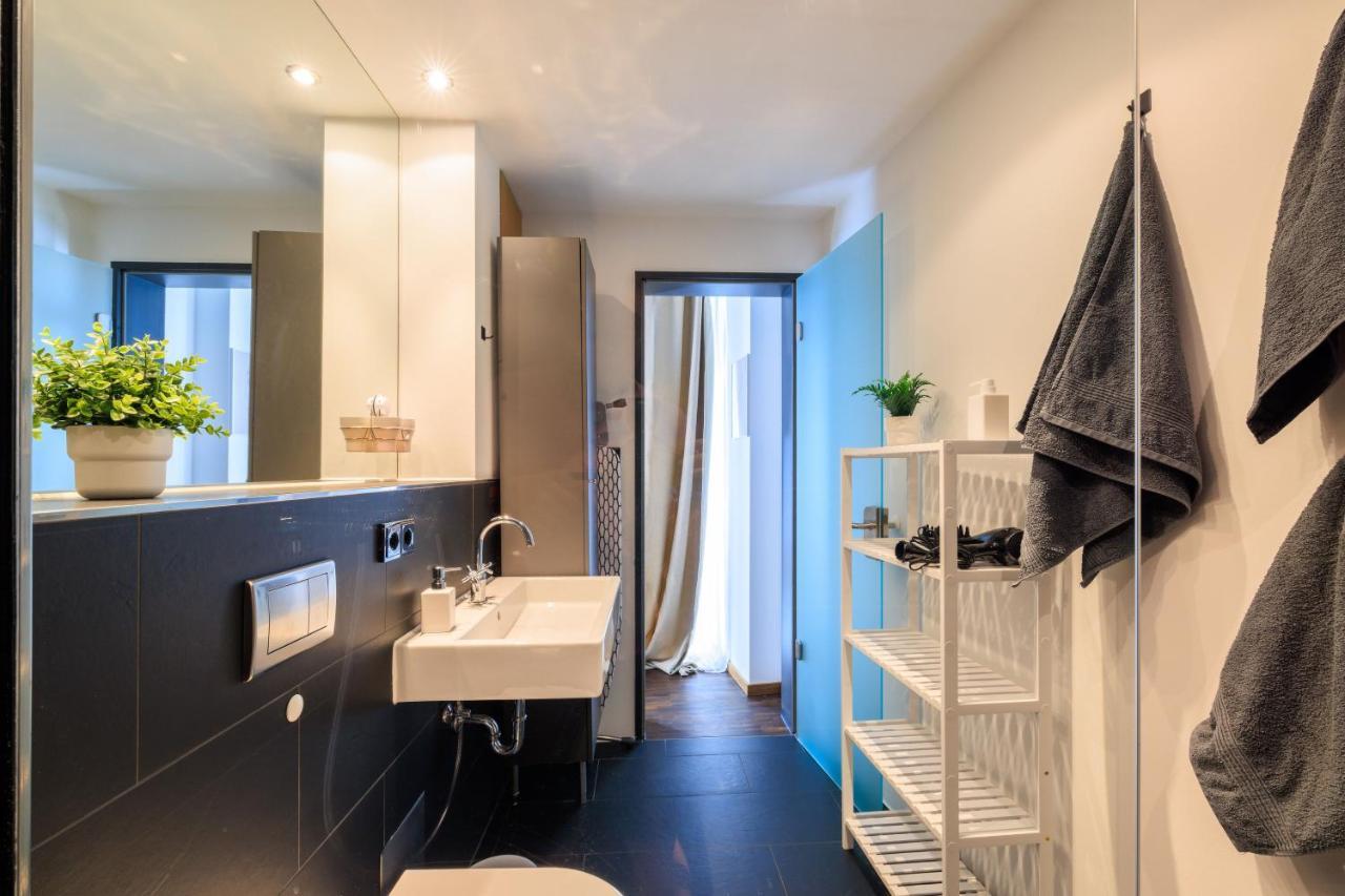 Global Living - Design Apartment I Rathausplatz I Beamer I Ac I Kitchen I Augsburg Kültér fotó
