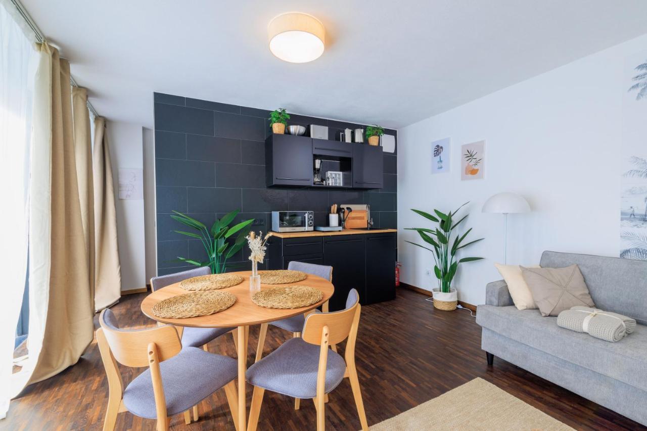 Global Living - Design Apartment I Rathausplatz I Beamer I Ac I Kitchen I Augsburg Kültér fotó